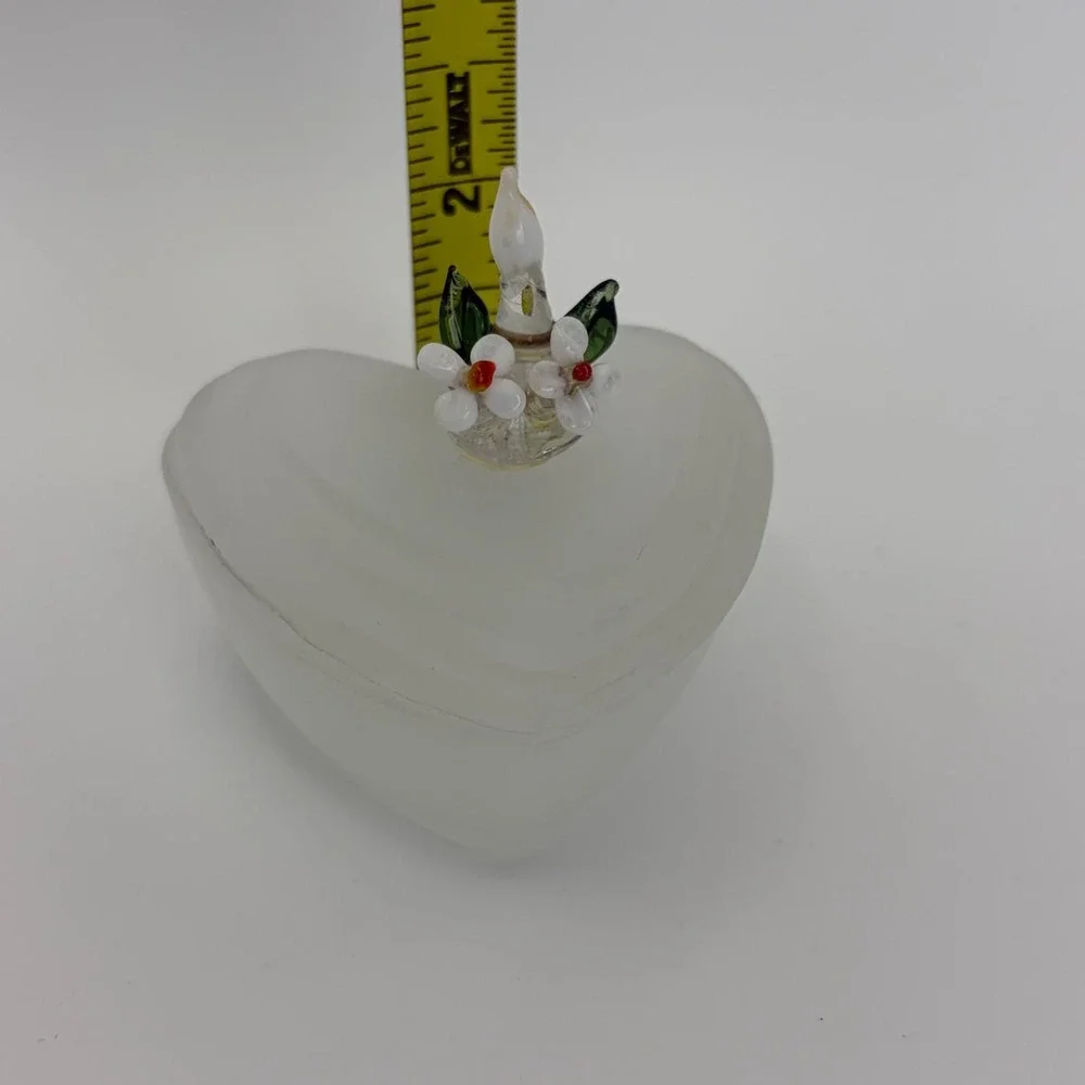 Vintage Frosted Glass Heart Trinket‎ Box Hand Blown Lampwork Floral Lid White